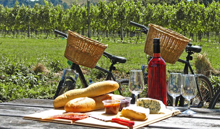 Gourmet picnics and wine tasting on two wheels in Hawkes Bay