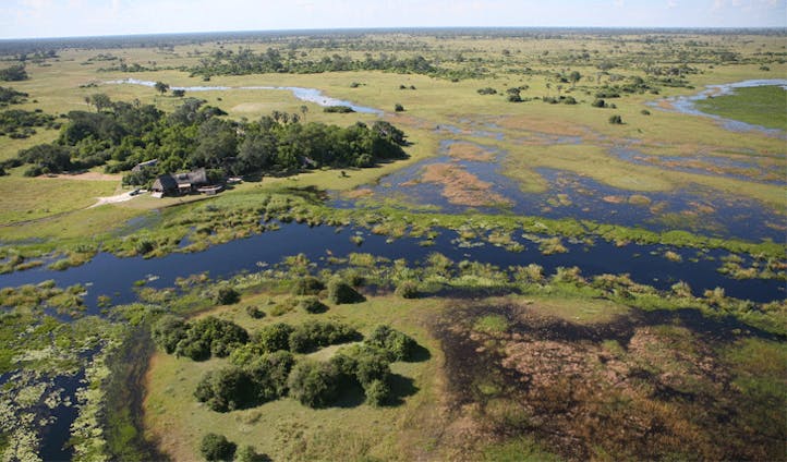 Selinda canoe trail Botswana