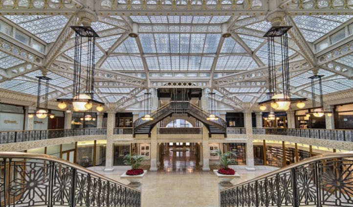 Take a tour of Chicago's famous architecture