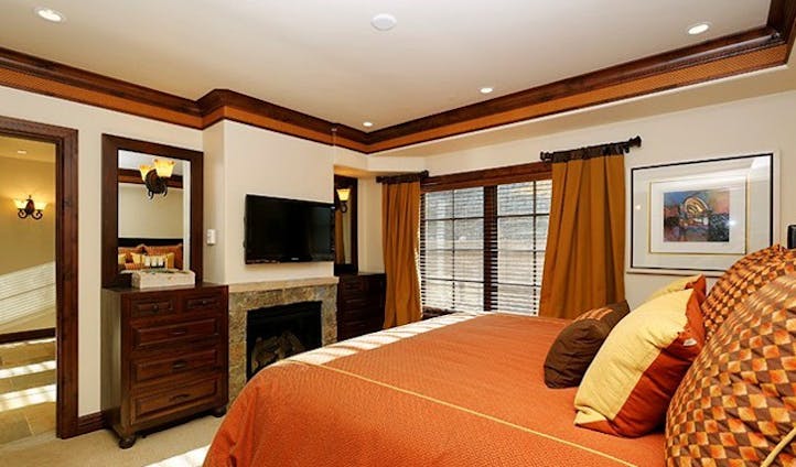 A bedroom at the Woodrun Place Resort, USA