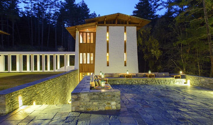 bhutan luxury lodge