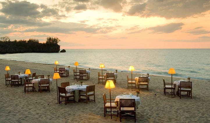 beach side restaurant