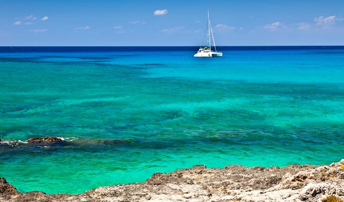 Yachting Cayman Islands