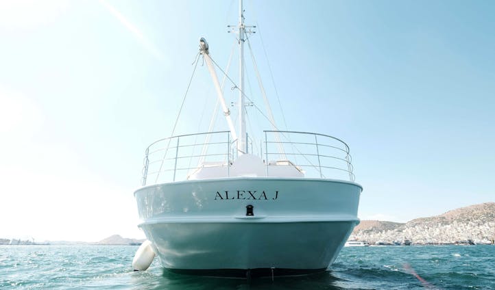 Alexa J | Luxury Hotels and Cruises in Greece
