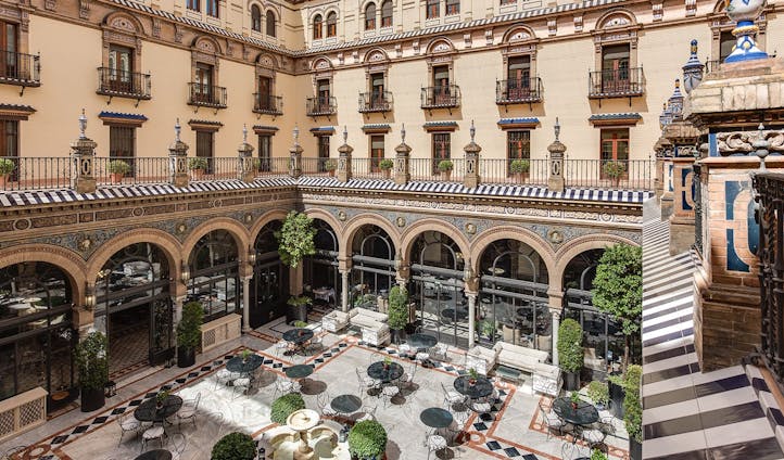 Hotel Alfonso XIII courtyard