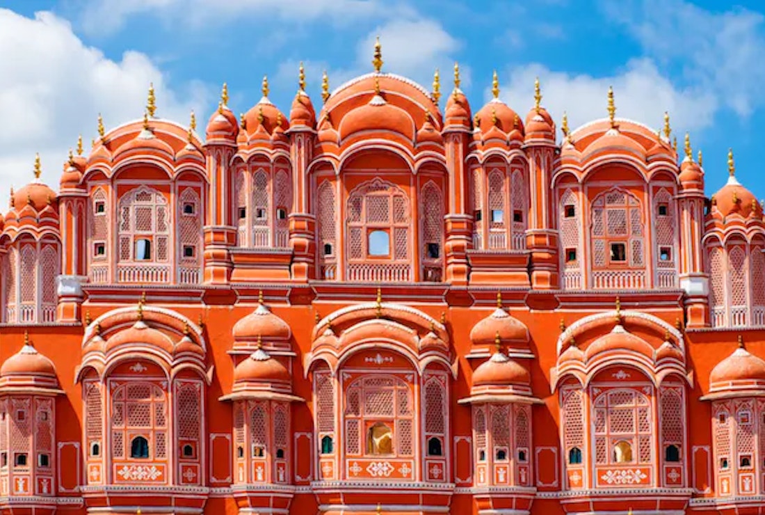 Hawa Mahal palace in jaipur in india