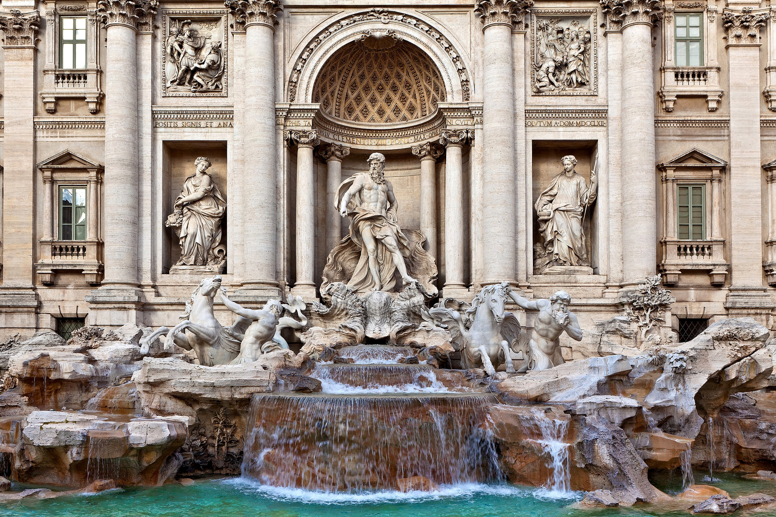 Lego offers Trevi fountain